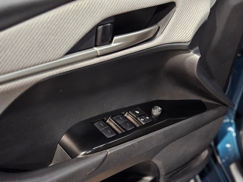 Used 2025 Toyota Camry SE image 21