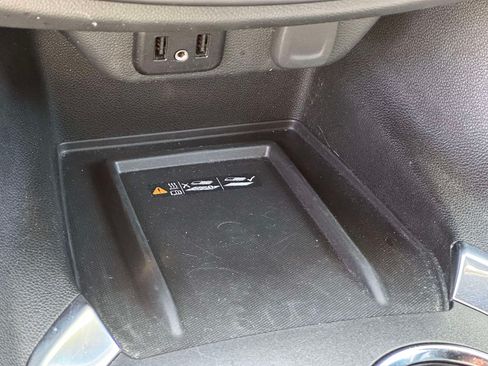 Used 2023 Chevrolet Traverse LT FWD image 30