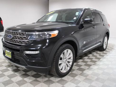 Used 2022 Ford Explorer King Ranch w/ Technology Package image 7