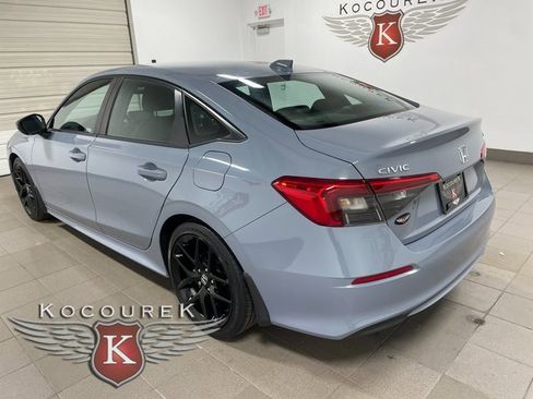 Used 2022 Honda Civic Sport image 4