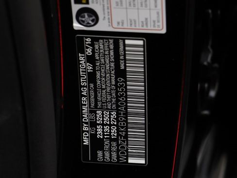 Used 2017 Mercedes-Benz E 300 4MATIC image 26