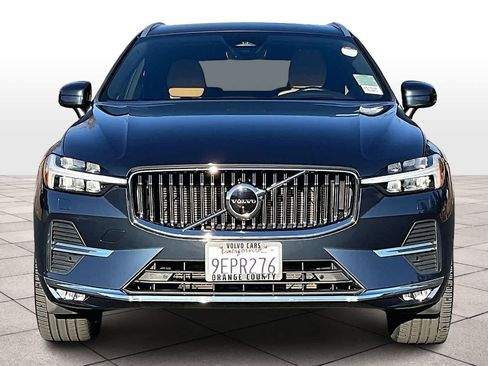 Used 2023 Volvo XC60 B5 Ultimate w/ Climate Package image 3