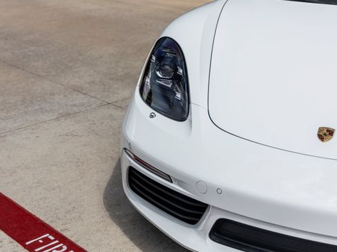Certified 2024 Porsche 718 Cayman RWD image 21