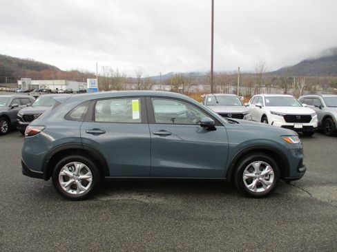 Used 2023 Honda HR-V LX image 4