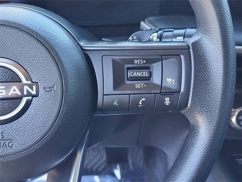 Used 2025 Nissan Kicks S image 13