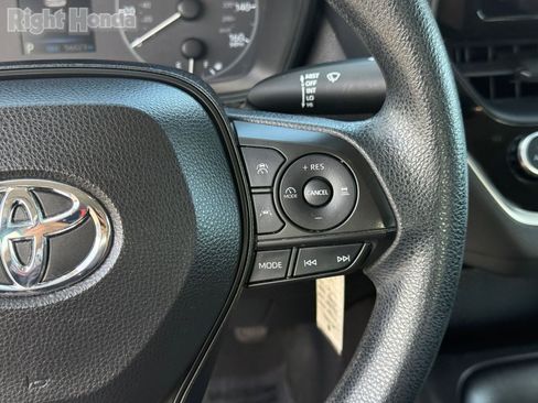 Used 2023 Toyota Corolla LE FWD image 17