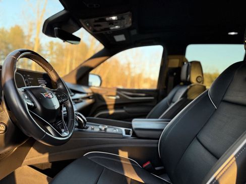 Certified 2023 Cadillac Escalade Sport w/ LPO, ONYX Package image 12