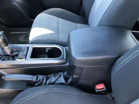 Used 2021 Toyota Tacoma TRD Off-Road AWD/4WD image 20