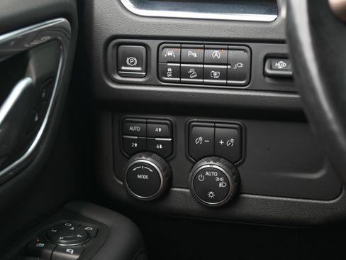 Used 2022 Chevrolet Tahoe High Country AWD/4WD image 28