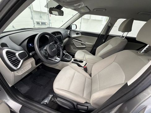 Used 2022 Kia Soul LX w/ Technology Package FWD image 10