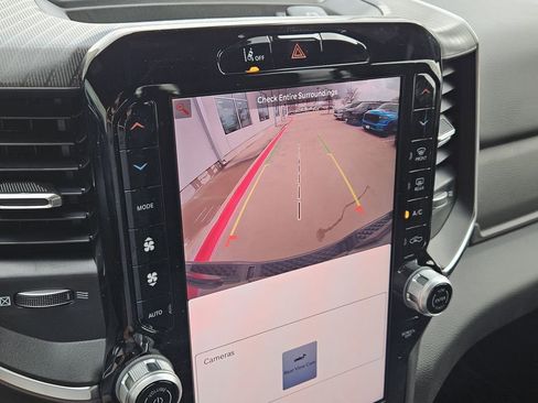 New 2026 RAM 1500 4x4 Crew Cab image 17