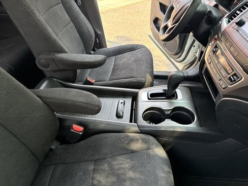Used 2019 Honda Pilot LX image 29