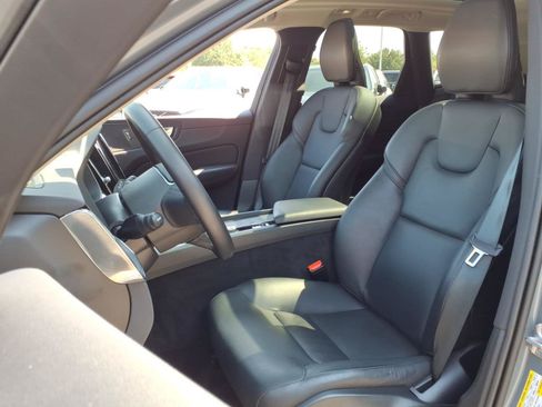Used 2024 Volvo XC60 B5 Core w/ Protection Package Premier AWD/4WD image 2