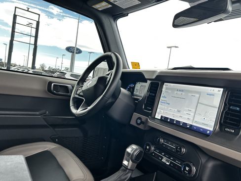 Used 2024 Ford Bronco Wildtrak image 15