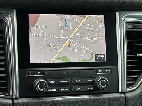 Used 2017 Porsche Macan image 20