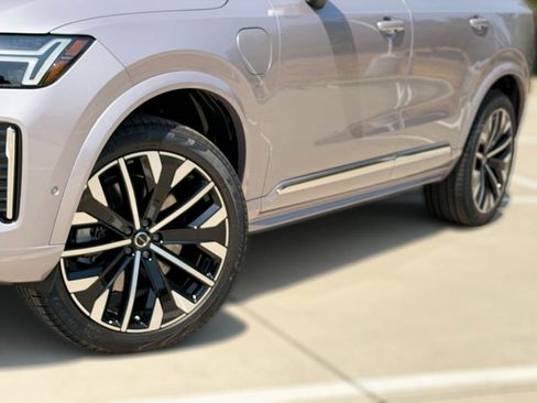 New 2026 Volvo XC90 T8 Plus w/ Protection Package Premier AWD/4WD image 7