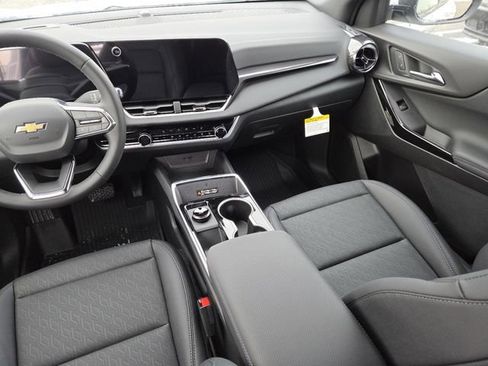 New 2026 Chevrolet Equinox LT w/ Convenience Package II image 31