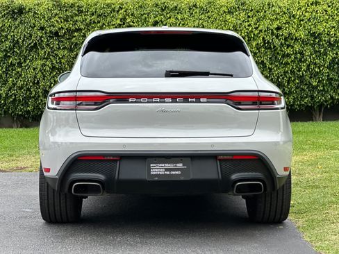 Certified 2024 Porsche Macan AWD/4WD image 7