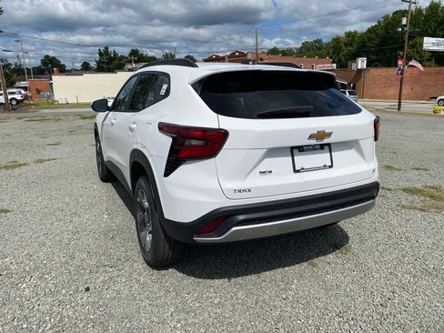 New 2026 Chevrolet Trax LT image 5