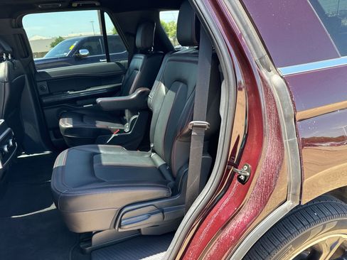 Used 2024 Ford Expedition Limited AWD/4WD image 10