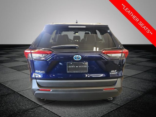 Used 2021 Toyota RAV4 XLE Premium AWD/4WD image 5
