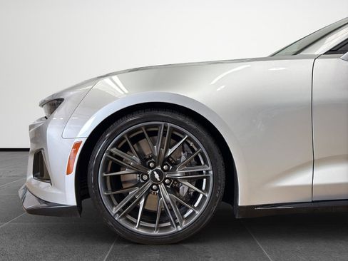 Used 2018 Chevrolet Camaro ZL1 RWD image 2