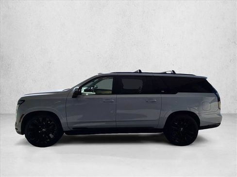 Used 2026 Cadillac Escalade ESV Platinum Sport w/ LPO, ONYX Package AWD/4WD image 8