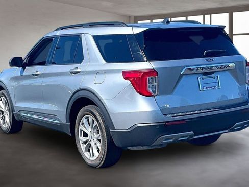 Used 2021 Ford Explorer XLT AWD/4WD image 14