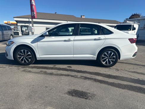 Used 2024 Volkswagen Jetta S image 2