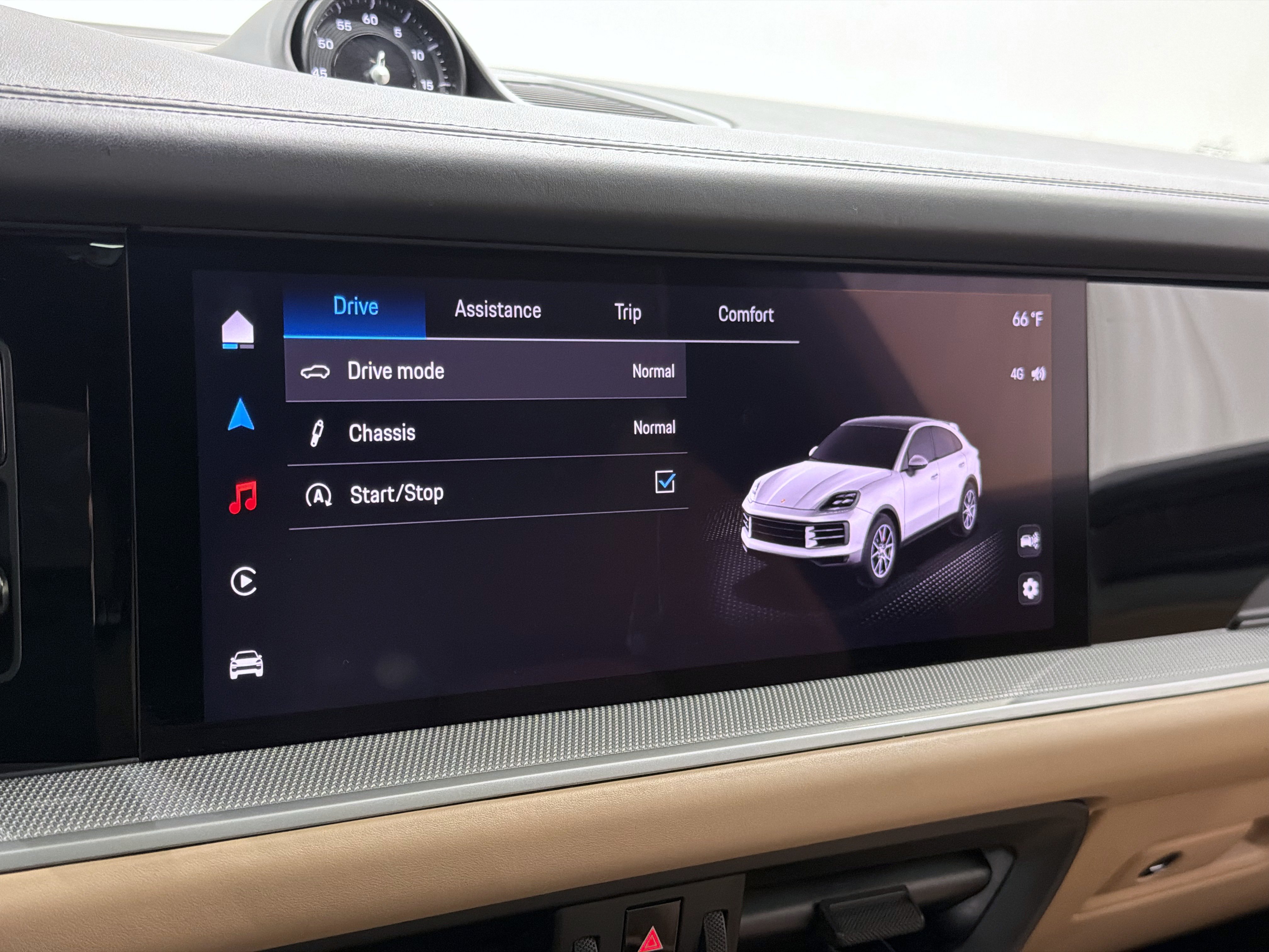 Certified 2024 Porsche Cayenne Coupe AWD/4WD image 39