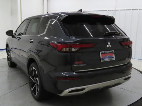 New 2025 Mitsubishi Outlander SE image 5