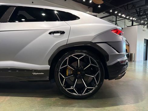 Used 2024 Lamborghini Urus Performante image 5