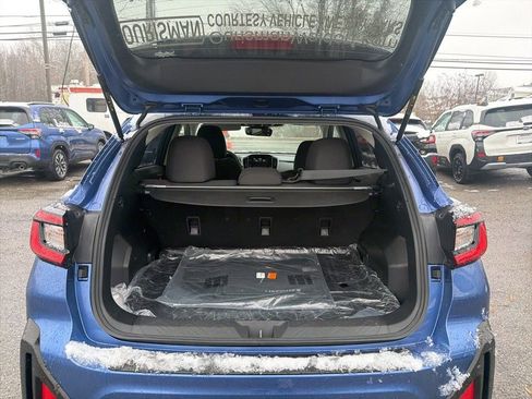 Used 2025 Subaru Crosstrek 2.0i Premium image 5