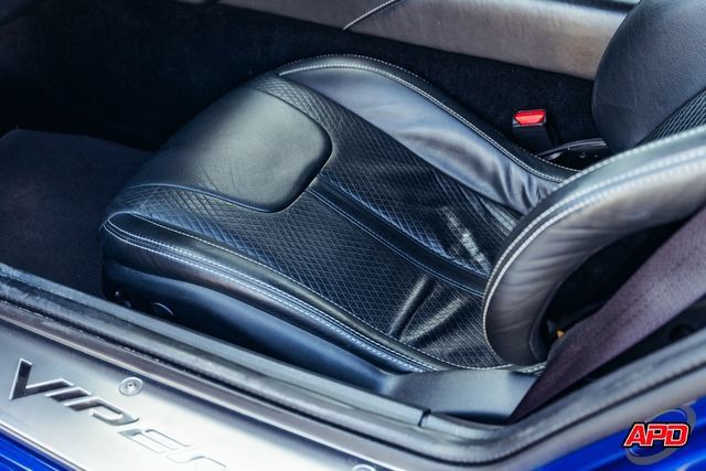 Used 2013 SRT Viper GTS w/ GTS Laguna Interior Pkg RWD image 63