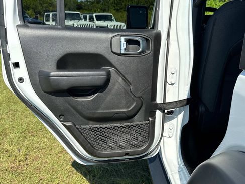 Certified 2024 Jeep Wrangler Sport S image 11