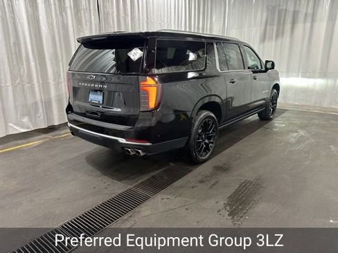 Certified 2025 Chevrolet Suburban High Country AWD/4WD image 3