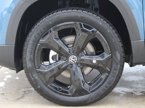 New 2026 Volkswagen Taos SEL AWD/4WD image 22