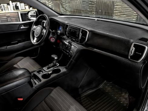 Used 2018 Kia Sportage LX FWD image 17