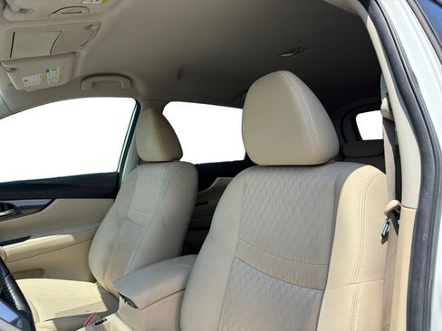Used 2020 Nissan Rogue SV w/ Premium Package FWD image 8