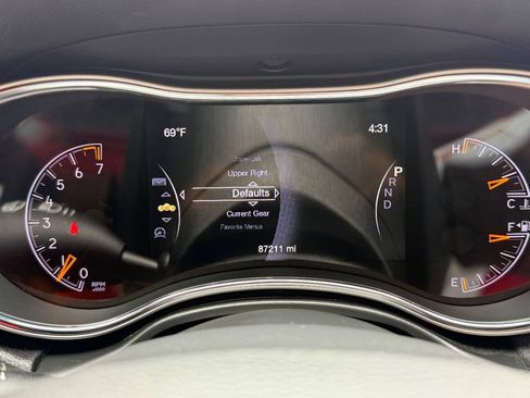 Used 2021 Jeep Grand Cherokee Limited w/ Sun & Sound Group RWD image 19