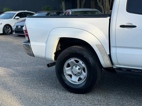 Used 2014 Toyota Tacoma PreRunner w/ SR5 Package RWD image 9