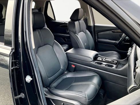 Used 2023 Honda Pilot Touring image 23