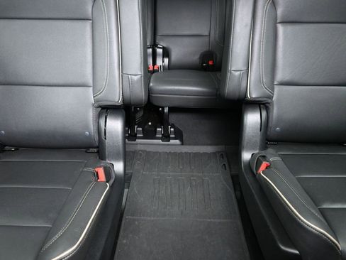 Used 2023 GMC Yukon SLT image 28