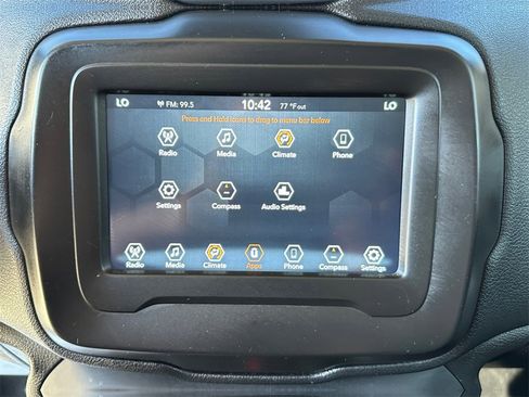 Used 2019 Jeep Renegade Latitude image 18