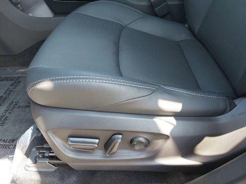 Used 2025 Subaru Solterra AWD/4WD image 29