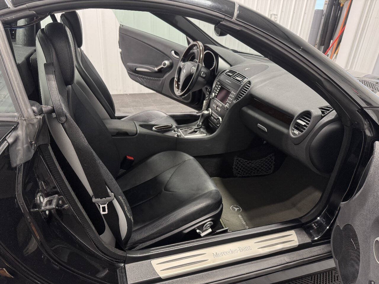 Used 2005 Mercedes-Benz SLK 350 image 10