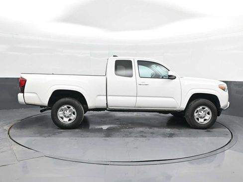 Used 2021 Toyota Tacoma SR image 9