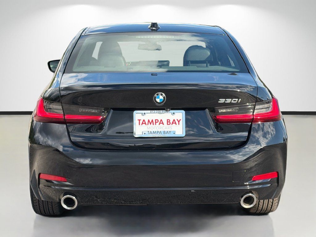 Used 2023 BMW 330i Sedan RWD image 4