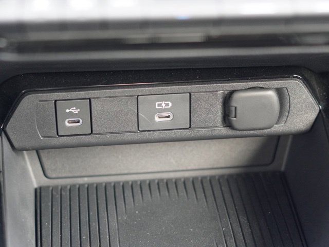 Certified 2024 Toyota Prius XLE FWD image 30