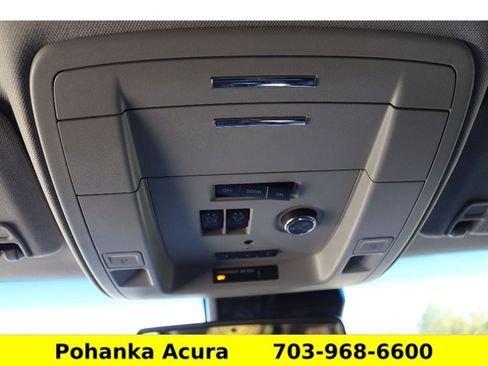 Used 2018 Chevrolet Suburban LT w/ Luxury Package image 17